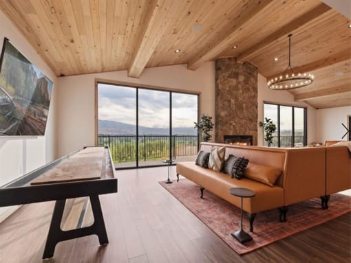 Posh Resident Lounge at Columbia Village, Idaho, 83716