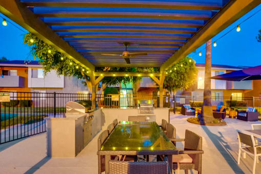Intricate Courtyard Designs With Grilling Station at Pacific Trails Luxury Apartment Homes, Covina, CA, 91722