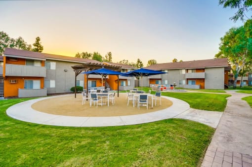 Relaxing Pool And Outdoor Entertainment Area at Pacific Trails Luxury Apartment Homes, California