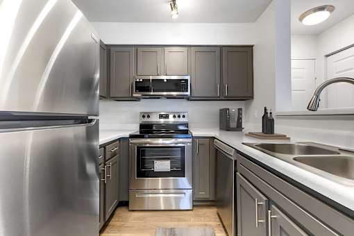Modern Kitchen at The Apartments at Tamar Meadow, Columbia