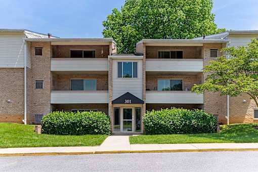 Exterior at The Apartments at Saddle Brooke, Maryland