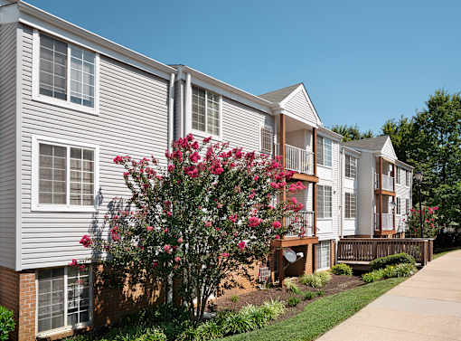 Exterior View at The Apartments at Canterbury, Maryland, 21237
