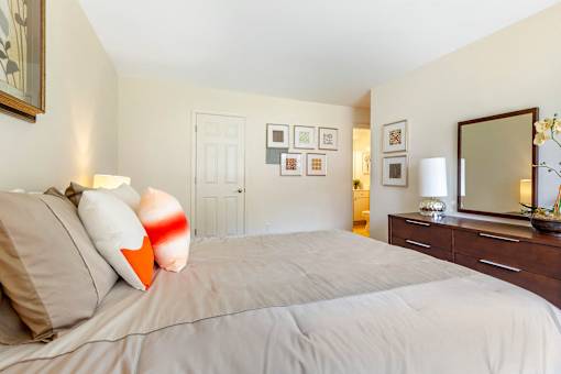 Large Master Bedroom at Annapolis Roads, Maryland , 21403