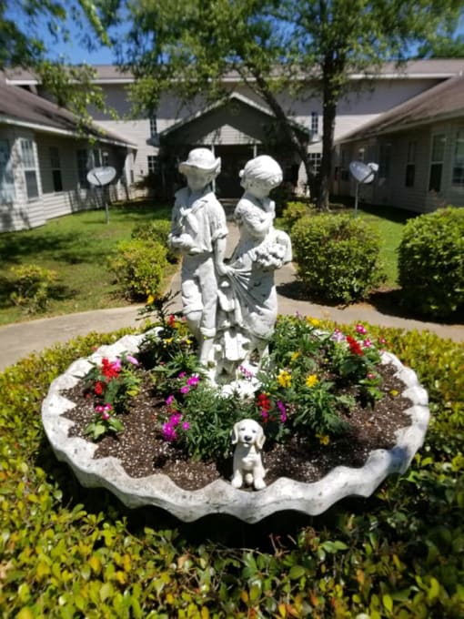 Courtyard Monument at Savannah Court of Camilla, Camilla