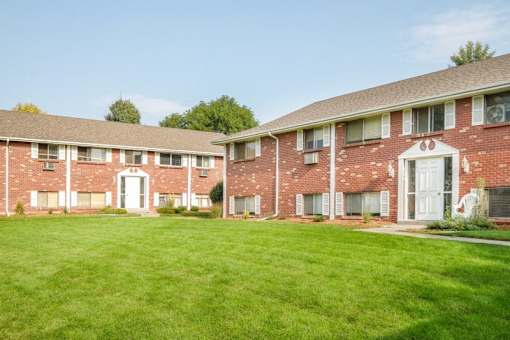 Exterior View at Virginia Park, Lakewood, 80226