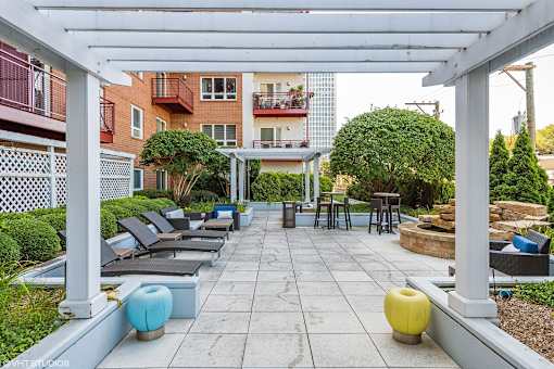 Spacious Outdoor Deck
