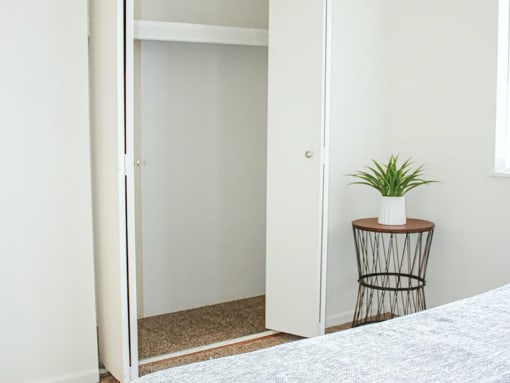 Rochester MN apartments with Walk in Closets