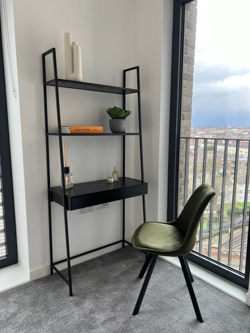 London Road bedroom with desk