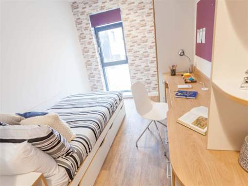 Roman House, Newcastle - Ensuite, 1