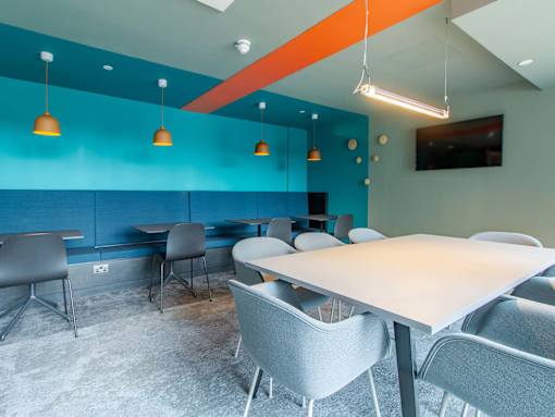 A different angle of the study area, with more tables and chairs