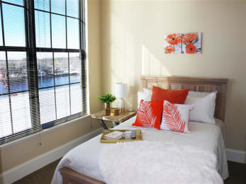 apartment for rent, Warren, Providence, Boston, 1 bedroom, 2 bedroom, 3 bedroom, luxury apartment, pet friendly, water view, oversized windows