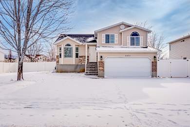 A house numbered 2272 is shown in the image.