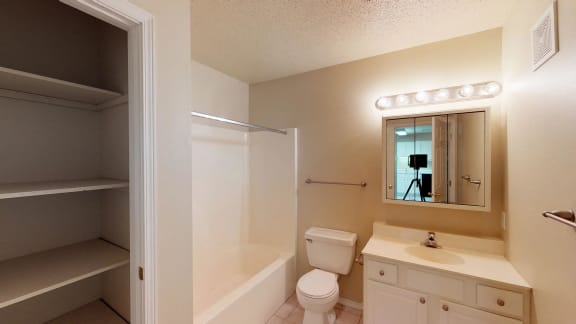 Floor Plan  1 Bedroom 1 Bathroom 820 - J