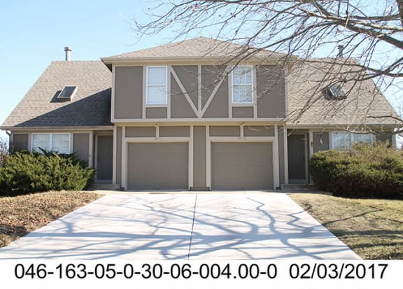 Floor Plan  3 Bed 2.5 Bath