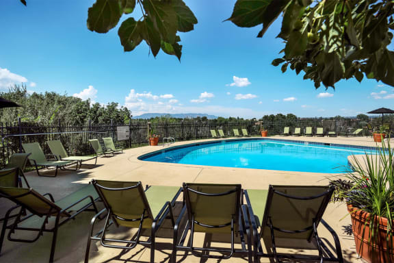 Swimming Pool at Bonterra Lakeside Apartments