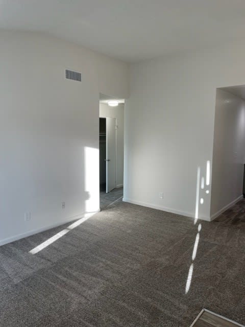 Tassajara 2x2.25  Spacious living room (remodel)