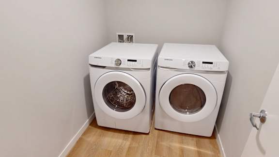 Callisto Commons-Model Apt Laundry