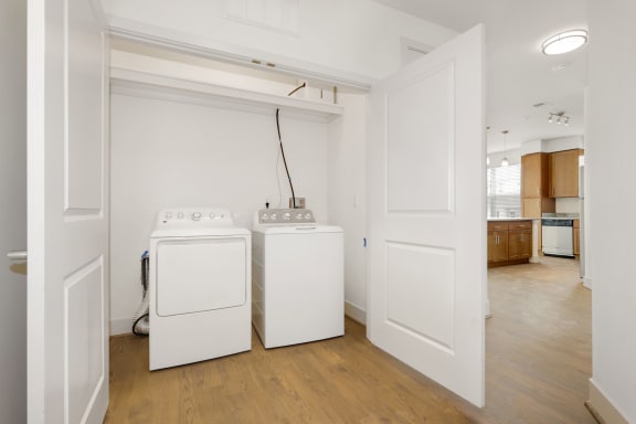B2B Laundry at Avenue Grand, White Marsh, 21236