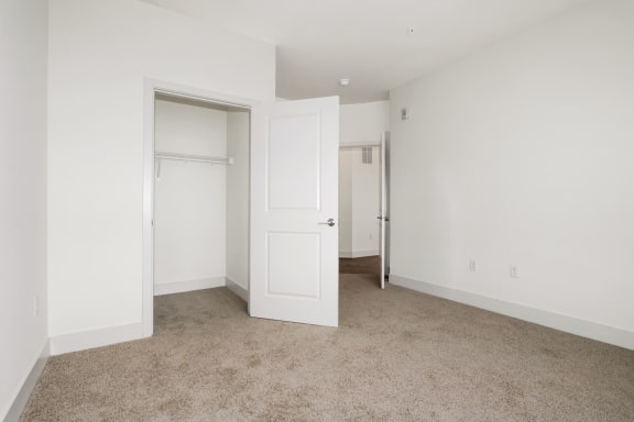 B2B Large Closet at Avenue Grand, White Marsh, MD