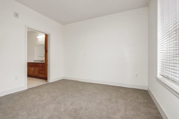 B2B Living room with window at Avenue Grand, White Marsh, Maryland