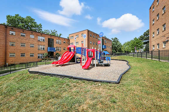 Affordable Apartments in Deanwood D C Huntwood Courts