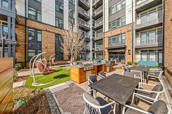 Residential Patio at Hawkins Press Apartments, Charlotte, 28203