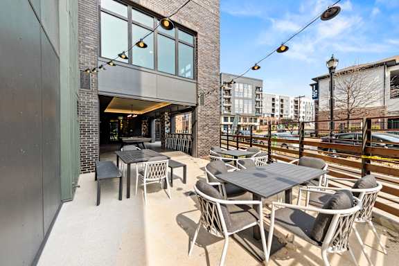 Outdoor Courtyard at Hawkins Press Apartments, Charlotte, NC
