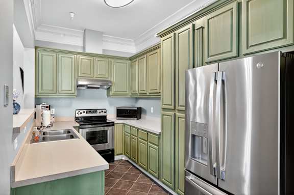 Functional Kitchen at Alexander Ridge Apartments, Canton