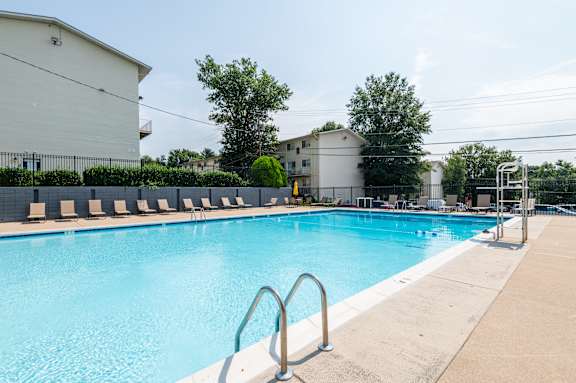 Swimming Pool And Sundeck at The Fields of Alexandria, Alexandria, 22304