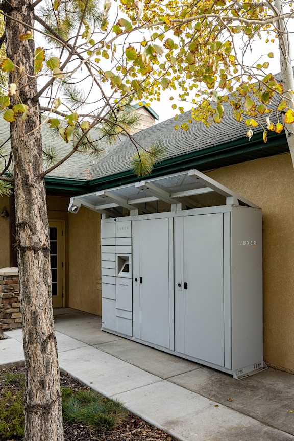 Package Management at Sunset Ridge, West Jordan Utah