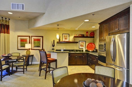 Dining at RiverEdge Terrace* Apartments, California