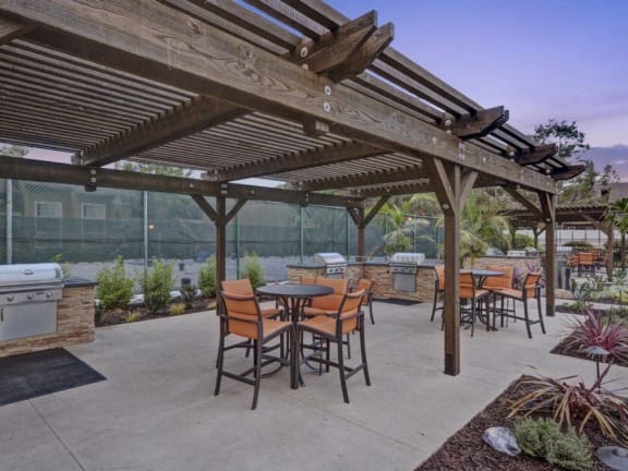 Outdoor BBQ and Kitchen with Dining Area, at Park Pointe, 2450 Hilton Head Place, CA