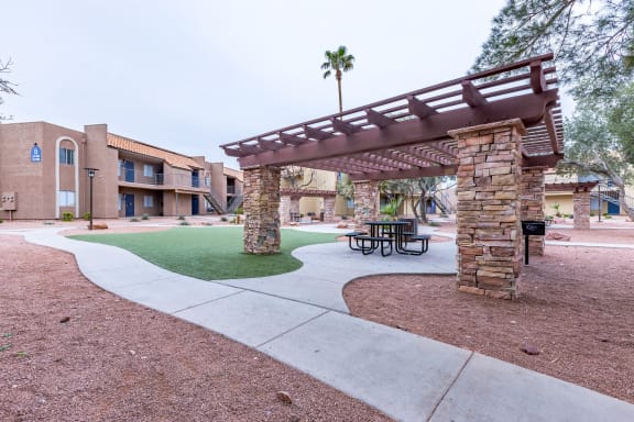 Covered Picnic Area at Playa Vista Apartments, Pacifica SD Management, Nevada