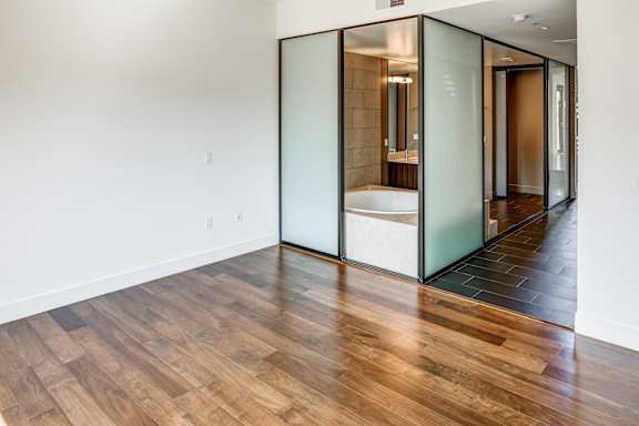 Spacious Room at Misora Apartments, California