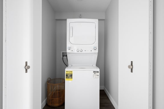 In-Unit Washer/Dryer at Shoreham and Tides Apartments, Chicago, IL