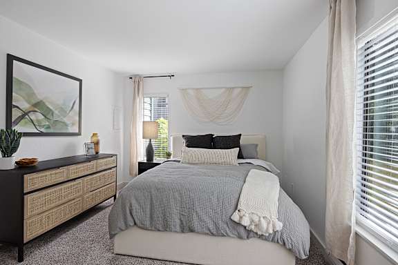 Cozy Bedroom at The Lakes in Bellevue, WA 98007