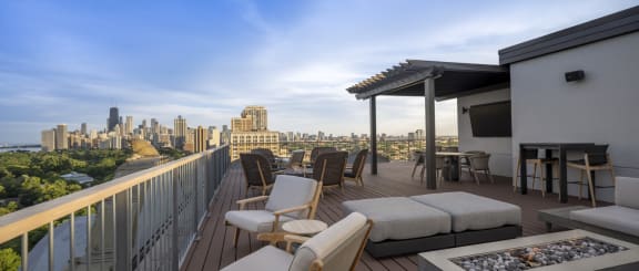 Rooftop Lounge at the Belden Stratford in Chicago, IL 60614