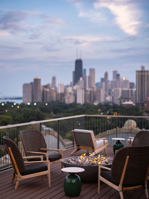 Rooftop Lounge at the Belden Stratford in Chicago, IL 60614