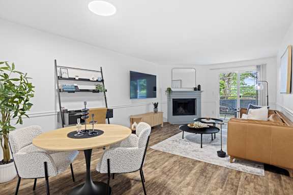 Spacious Living Room at 2000 Lake Washington Apartments in Renton, WA 98056