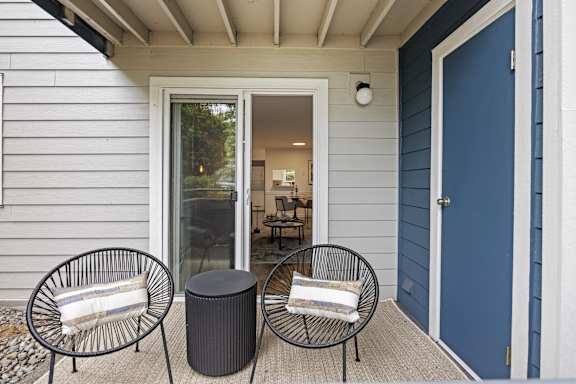 Private Patio Space at 2000 Lake Washington Apartments in Renton, WA 98056