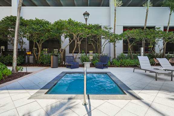 Outdoor Spa at One Plantation Apartments in Plantation, FL 33324