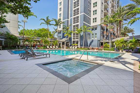 Outdoor Spa and Pool at One Plantation Apartments in Plantation, FL 33324
