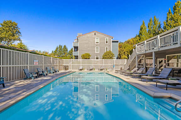 Large Outdoor Pool at 2000 Lake Washington Apartments in Renton, WA 98056