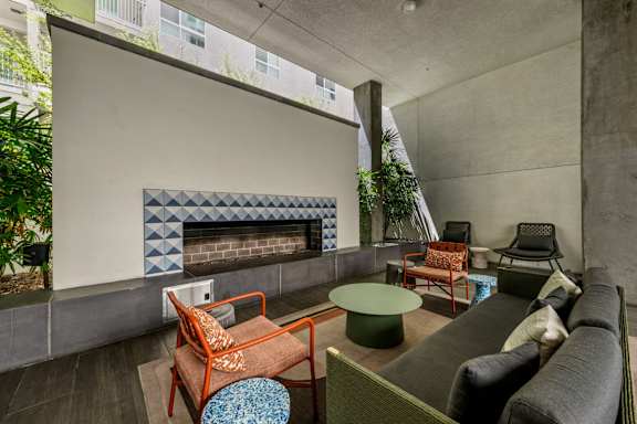 Courtyard Lounge at G12 Apartments in Los Angeles, CA 90015
