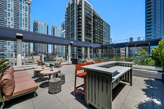 Sundeck Lounge at G12 Apartments in Los Angeles, CA 90015