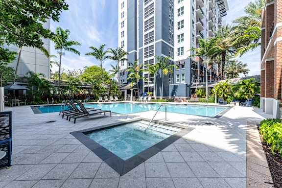 Resort Style Pool and Hot Tub at One Plantation Apartments in Plantation, FL 33324