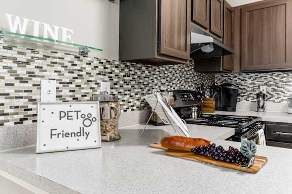 Counter at Estates at Brentwood Lake Apartments, Reynoldsburg, OH, 43068