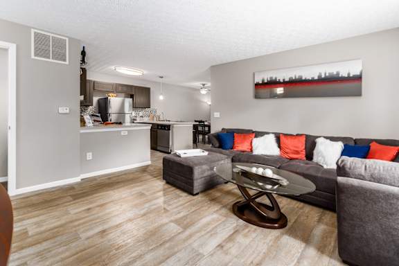 Large, Open Floor Plan at Estates at Brentwood Lake Apartments, Reynoldsburg, OH, 43068