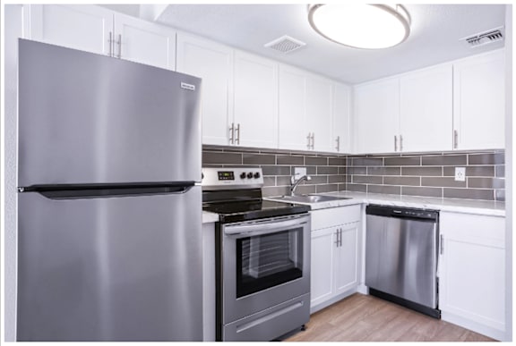 Fully Equipped Kitchen With Ample Storage at Aspire West Phoenix, Phoenix, AZ