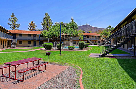 Picnic Table at Sahuaro West Apartments, Phoenix